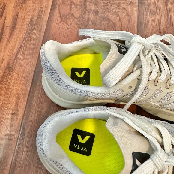 Veja V knit marlin sneakers - Picture 6 of 9